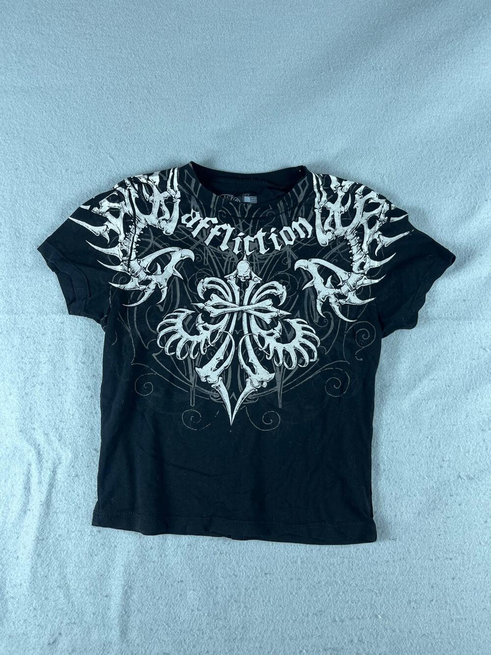 Affliction Top Women S Black Silver Skull Bones Cross Graphic Grunge Y2K MMA Tee